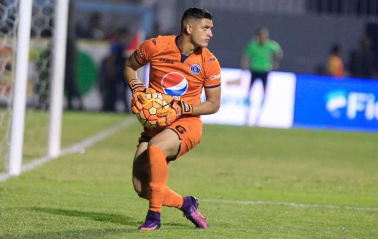 Harold Fonseca tiene un año más de contrato con el Motagua pero el querer jugar lo hace pensar en salir de la institución en calidad de cedido. 'Ya el 24 o 25 de diciembre nos sentaremos con la directiva a ver qué sucede”, dijo el portero que es suplente en el Ciclón.