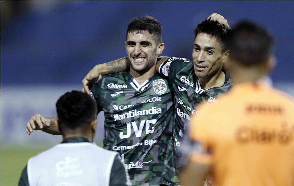 El presidente del Marathón, Orinson Amaya, descartó prácticamente la continuidad de los dos futbolistas argentinos Lucas Campana y Juan Vieyra, quienes terminaron contrato y no lo renovaron antes de irse de vacaciones a su país. “No van a seguir y no veo que tengan ganas de continuar. Estamos trabajando para que vengan más refuerzos”, confirmó.