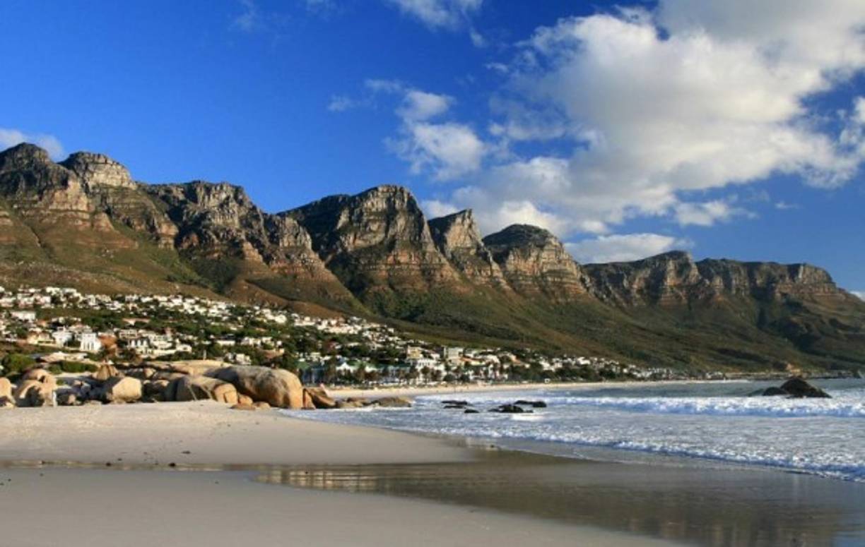 21. Camp's Bay Beach, en South Africa, es otra de las mejores playas en este 2017.<br/><br/>