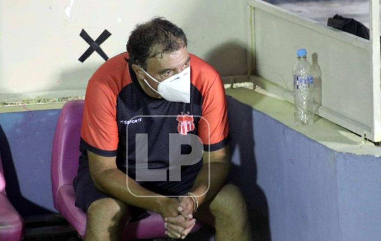 El entrenador portugués Fernando Mira debutó en la Liga Nacional con el Vida.