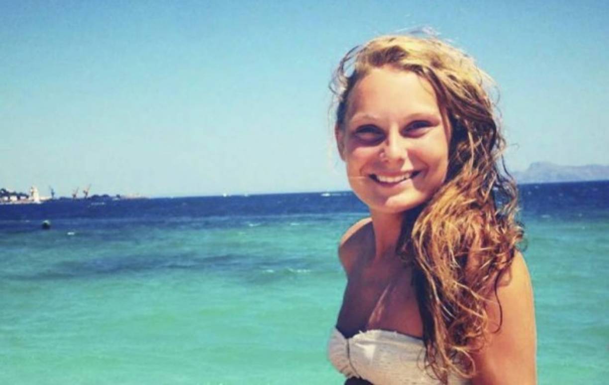 Fotos de lagos, montañas, playas y deportes como el esqui y el barranquismo abundan en la cuenta de Louisa.