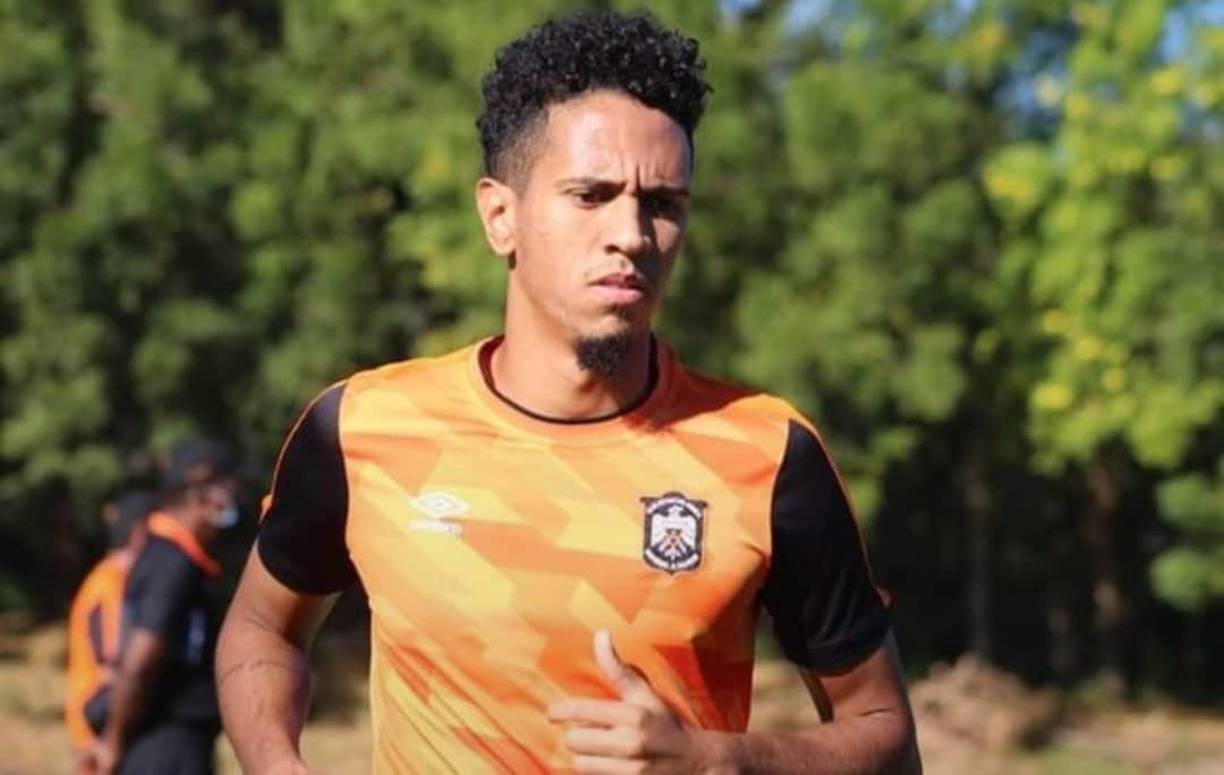 Maciel llegó al fútbol salvadoreño en el 2020 en donde ha portado solamente la camiseta del CD Águila. En total el mediocampista brasileño ha marcado 16 goles.