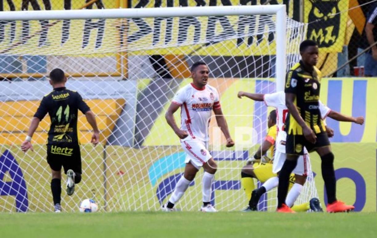 La celebración de Danilo Tobías tras marcarle gol a su exequipo.