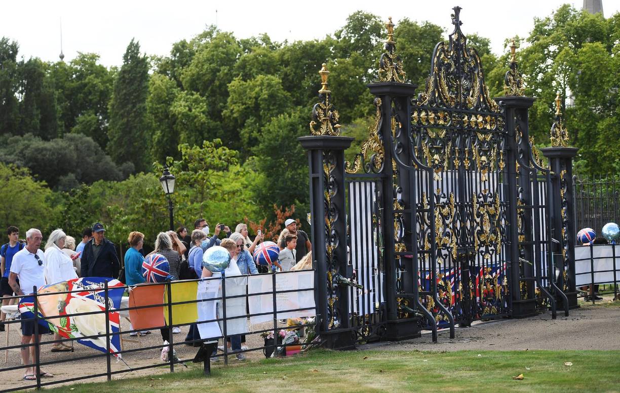 El Reino Unido rinde homenajes a la princesa Diana a 25 años de su muerte