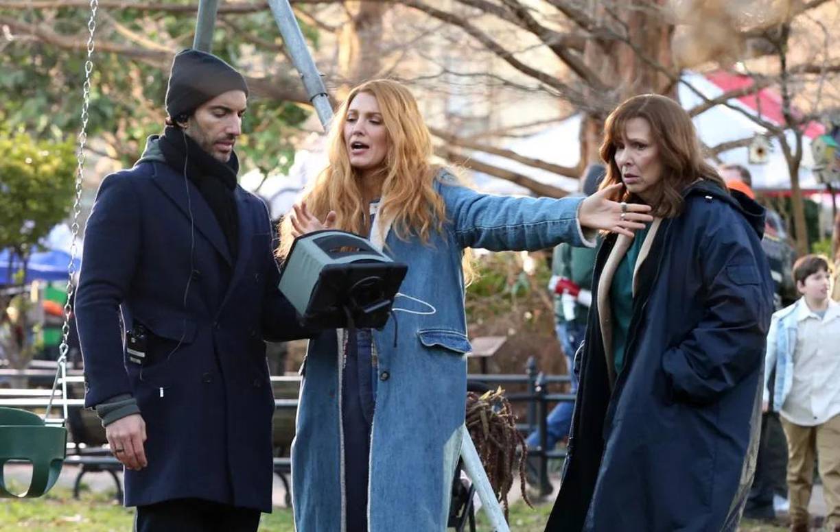 La ex alumna de Gossip Girl acusa a Baldoni de comportamiento perturbador que supuestamente la hizo sentir tan incómoda durante el rodaje de la película, causándole daño emocional, además de orquestas la campaña de desprestigio contra ella.