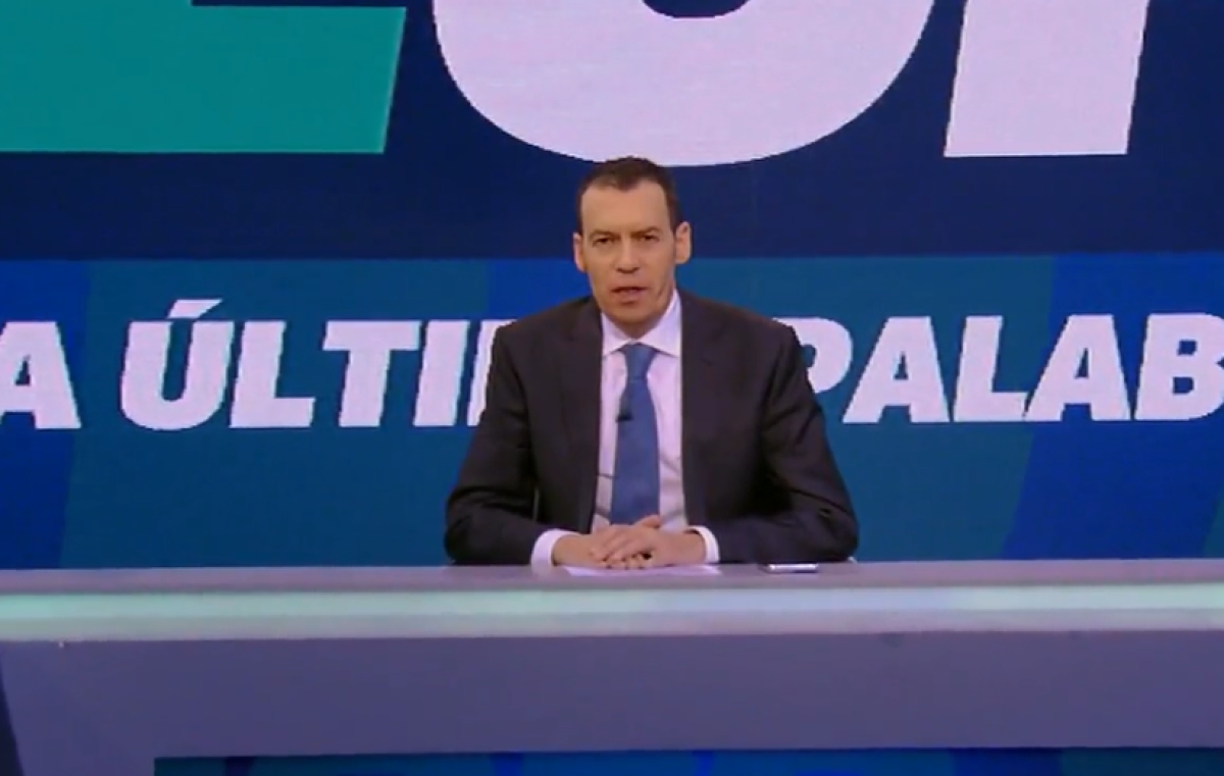 “Me iban a realizar una operación en el estomago y algo que me dolía en la espalda. De pronto, en el hospital agarré tres tipos de virus de neumonía, entre ellos un neumococo. Mis doctores, literalmente, me salvaron la vida”, expresó.