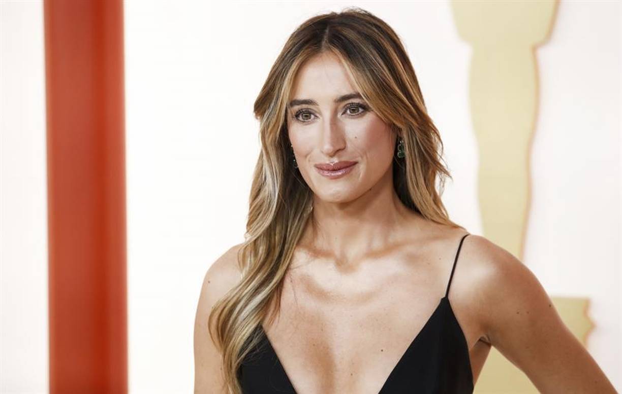 Jessica Springsteen llegando a la ceremonia de los Premios Óscar 2023.