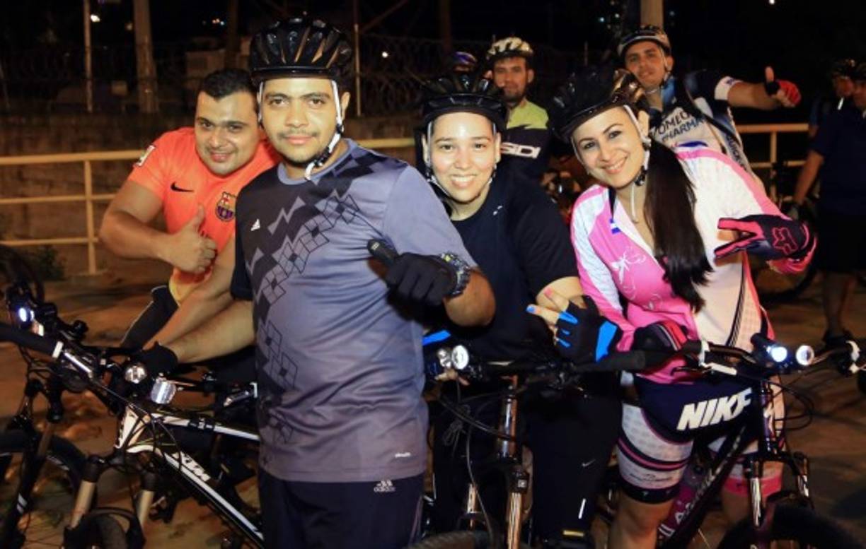 Hombres y mujeres de todas las edades se van sumando al ciclomontañismo y los famosos roles.