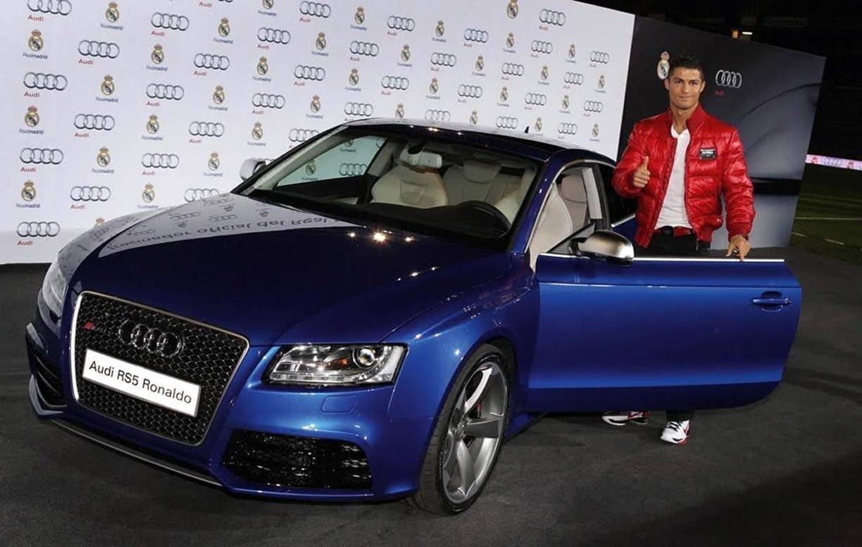 Audi RS5 - Este Coupé de 450 CV fue uno de los primeros coches de la marca alemana que condujo Cristiano. Tiene un valor de 109.200.