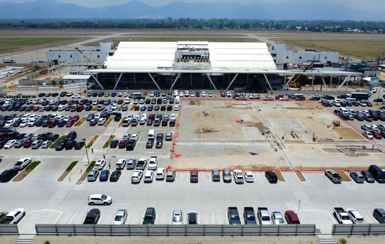 El estacionamiento fue ampliado y agregaron unos 150 espacios más haciendo un total de 500 parqueos.