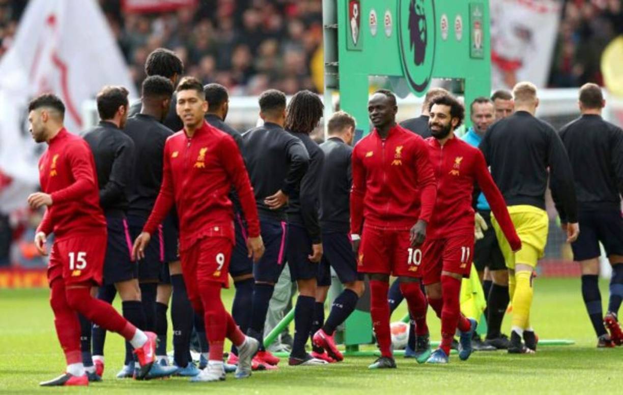 <br/>La emergencia por los casos de coronovirus en el mundo ha tocado la puerta del fútbol. Desde la FIFA, las confederaciones, las ligas y hasta los mismos equipos han empezado a plantear medidas de precaución para evitar más contagios con el virus.