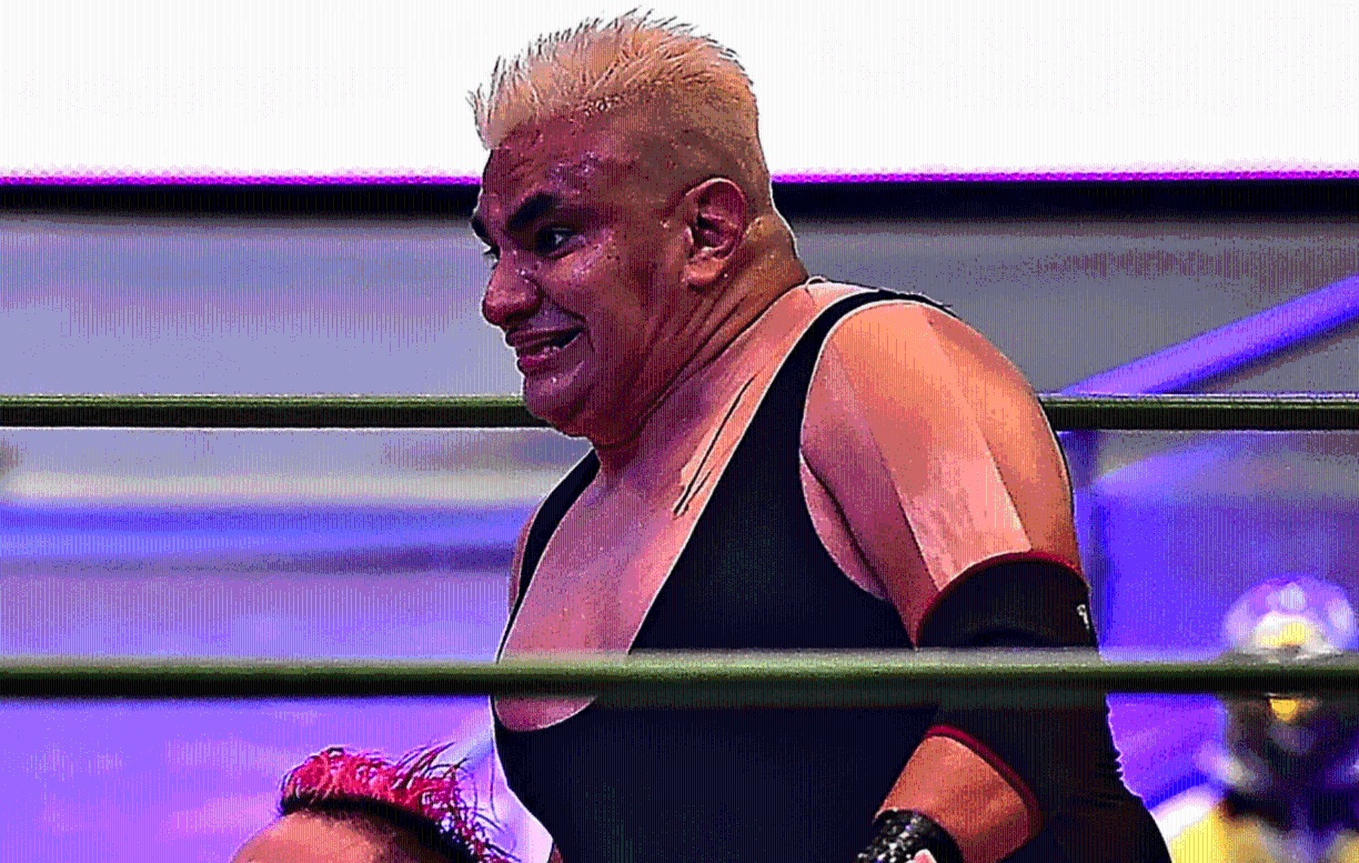 El luchador compartió cómo nació su afición por las sustancias, fue cuando un vecino en Estados Unidos le ofreció por primera vez probar “la coca”, aunque esa sustancia no era era del todo desconocida para él, pues veía que en las fiestas del medio artístico era muy consumida. “Yo a esa edad no sabía qué era... yo veía que se agarraban unas parrandas chulas”, mencionó.