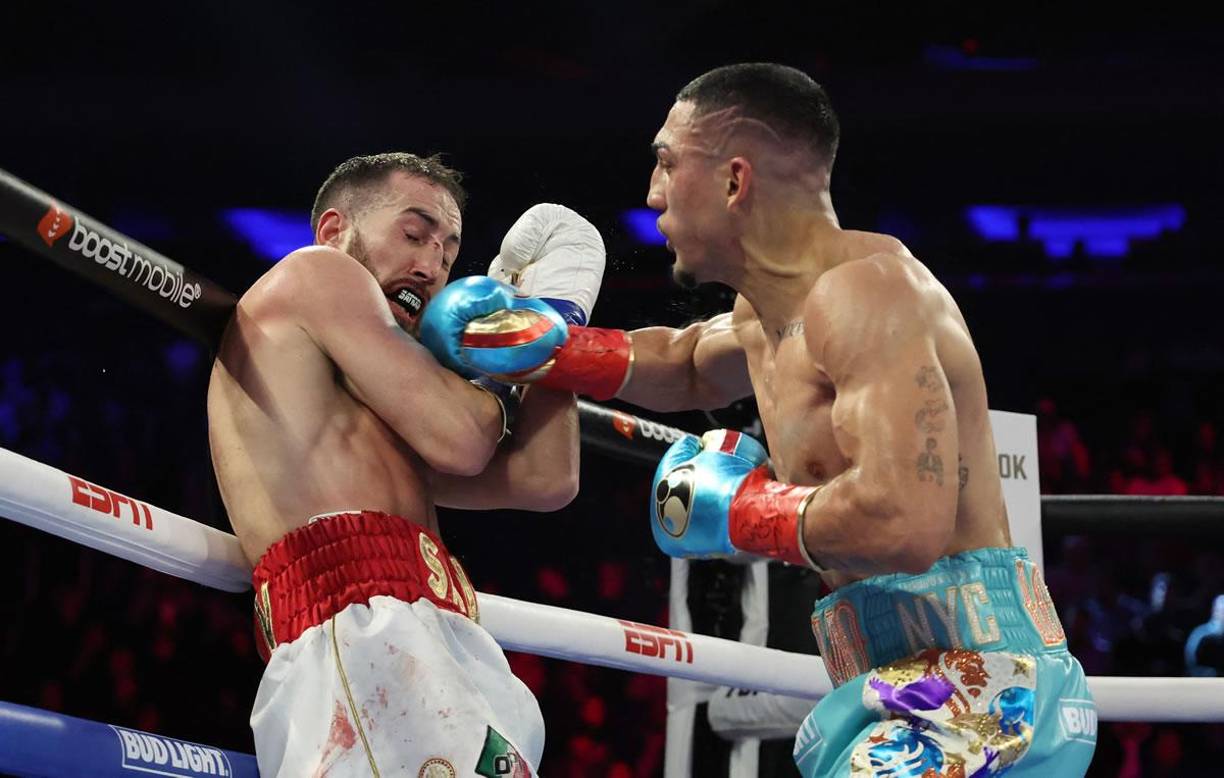 Imágenes de la pelea entre Teófimo López y Sandor Martín en el Madison Square Garden de Nueva York.