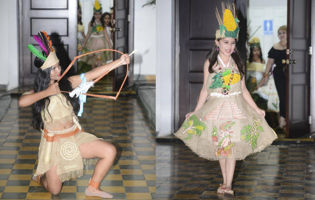 Las chicas deslumbraron con sus originales atuendos. 