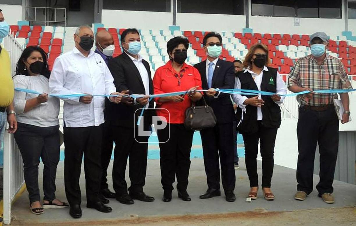 La Comisión de traspaso presidencial devolvió las instalaciones del estadio Nacional a la Comisión Nacional Pro Instalaciones Deportivas (Conapid). 