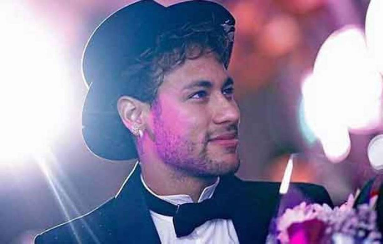 Neymar está brillando intensamente en su primera temporada jugando en el PSG: el brasileño lleva 27 goles y 16 asistencias en los 26 partidos que ha jugado hasta el momento.