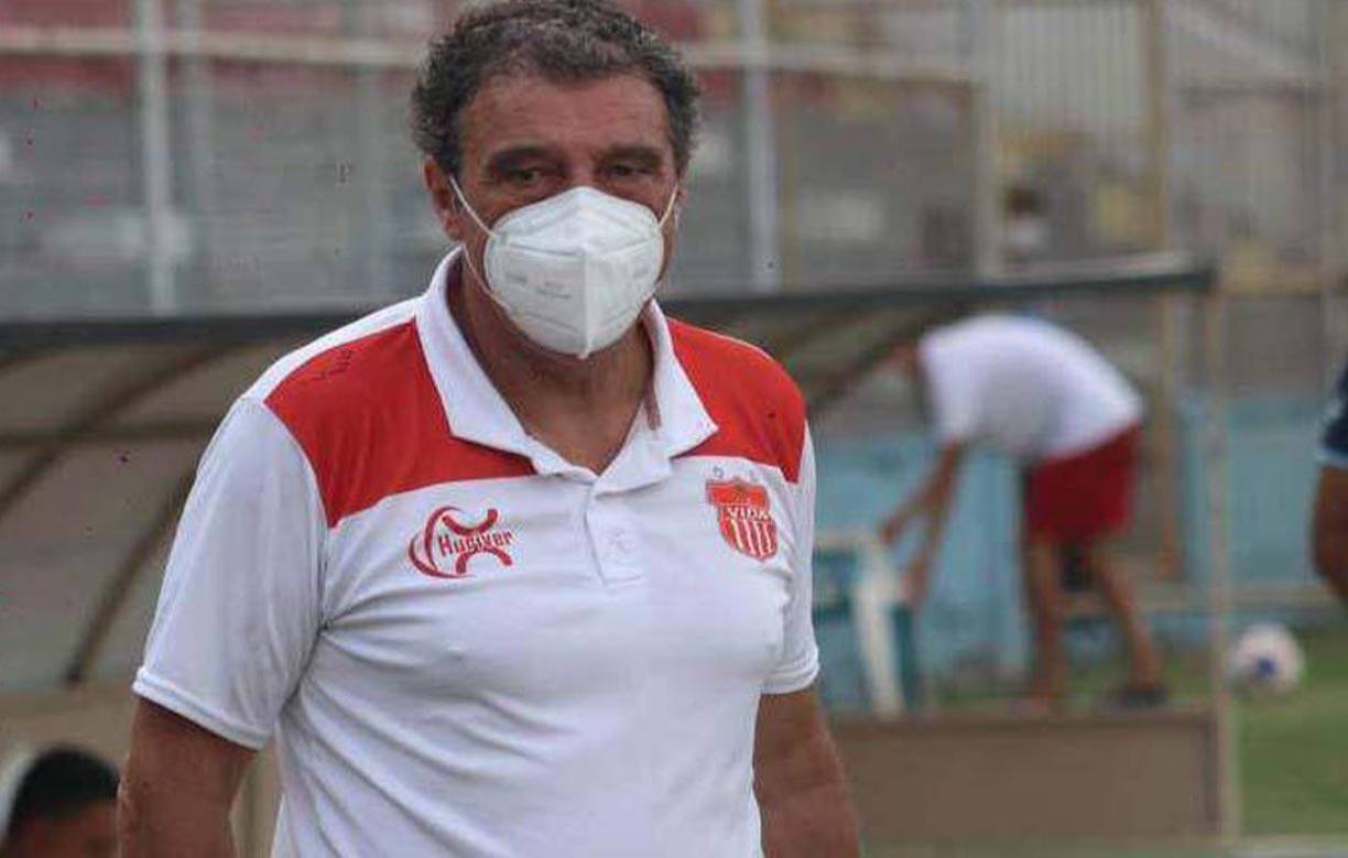 Esta deuda económica con Fernando Mira ya que fue pagada, incluso hay documentos que lo prueban, sin embargo, esto aún no se resuelve ya que FIFA no reconoce una de las firmas de los afectados, razón por la que no da luz verde al caso.