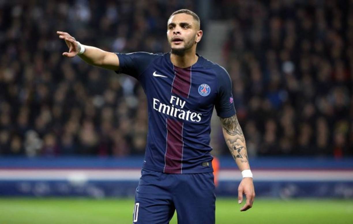 El lateral izquierdo francés Layvin Kurzawa también se iría del club francés.