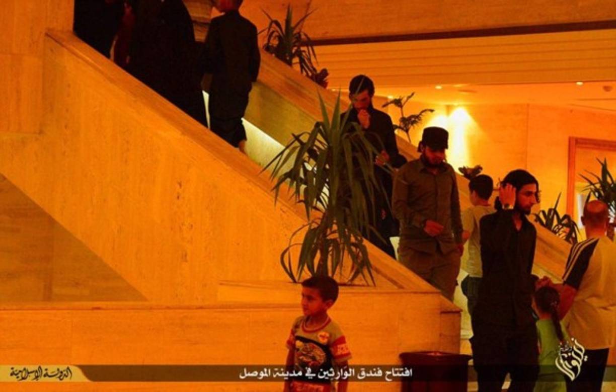 El ISIS remodeló un lujoso hotel en la segunda ciudad iraquí de Mosul. Y, claro, es de uso exclusivo para sus miembros terroristas, mientras estos deciden pasarse unos días por allí, venidos por ejemplo de pelear en Siria.