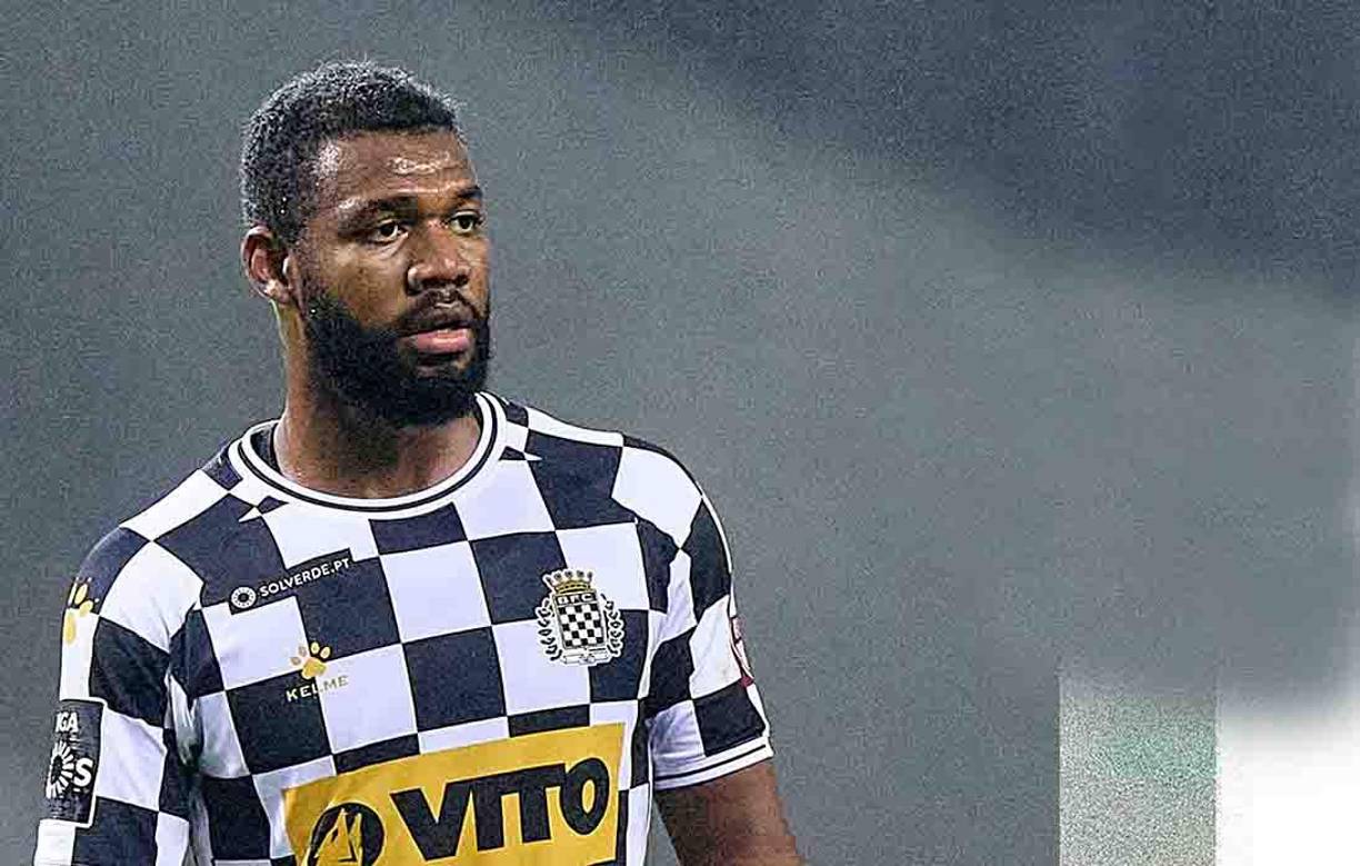 Jorge Benguché jugó en Portugal ya que vistió la camiseta del Boavista. Lamentablemente para él no pudo destacar.