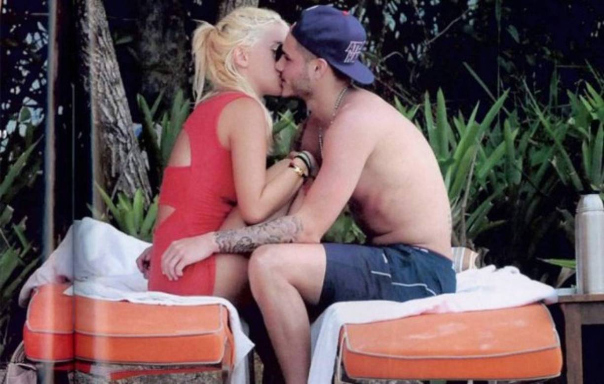 Pero para sorpresas de muchos, ella busco amor en Mauro Icardi, delantero del Inter y quien en su momento fue admirador de Maxi cuando este estaba en el Barcelona.