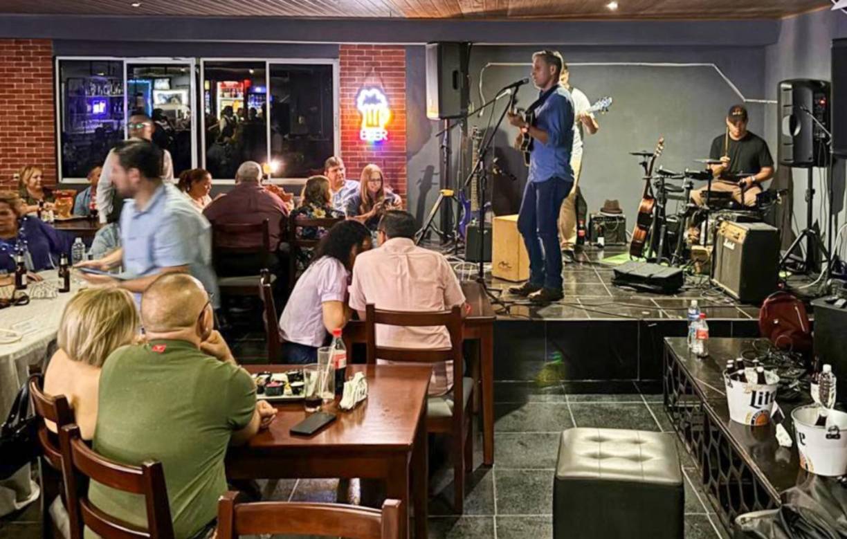 El restaurante “Historias” se ubica en San Pedro Sula y uno de sus socios es Pedro Troglio. 