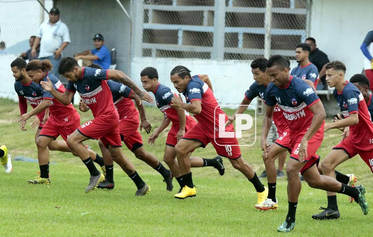 ‘Rambo‘ de León entrenó a la par de sus compañeros del Atlético Júnior.