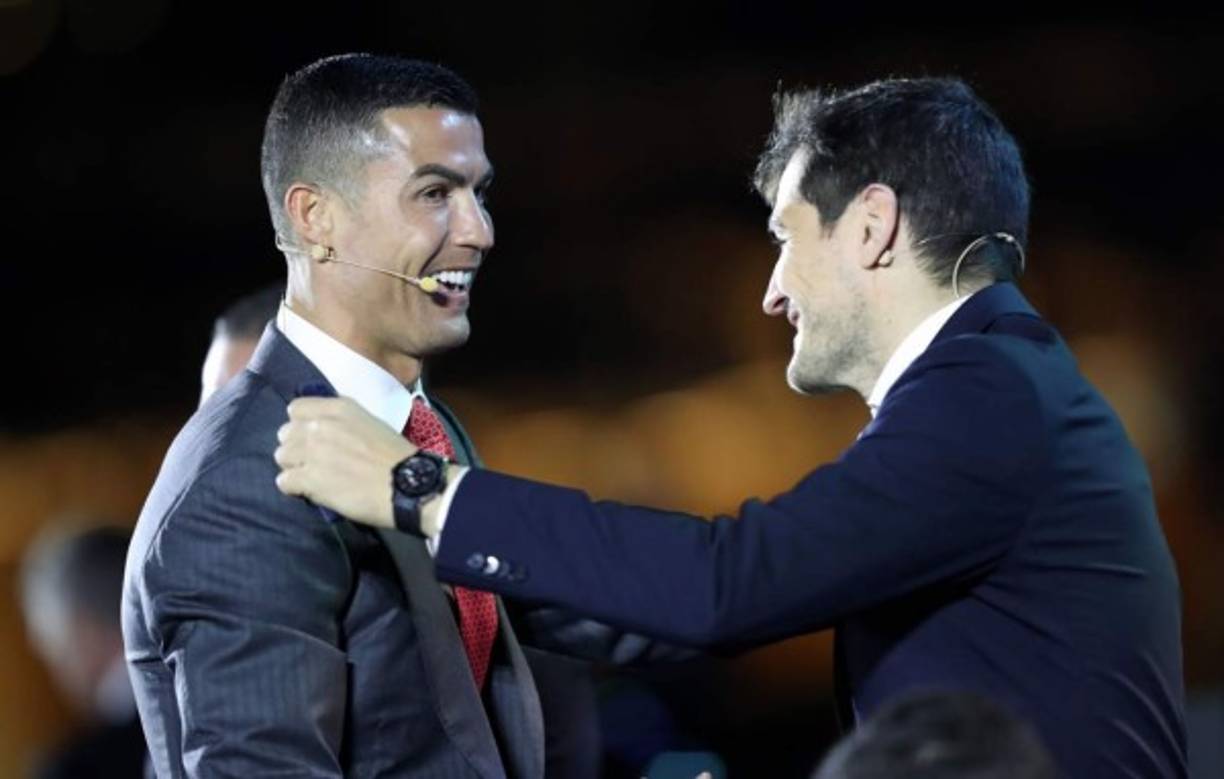 Cristiano Ronaldo vivió un bonito reencuentro con el portero español Iker Casillas, quien fue su compañero en el Real Madrid.