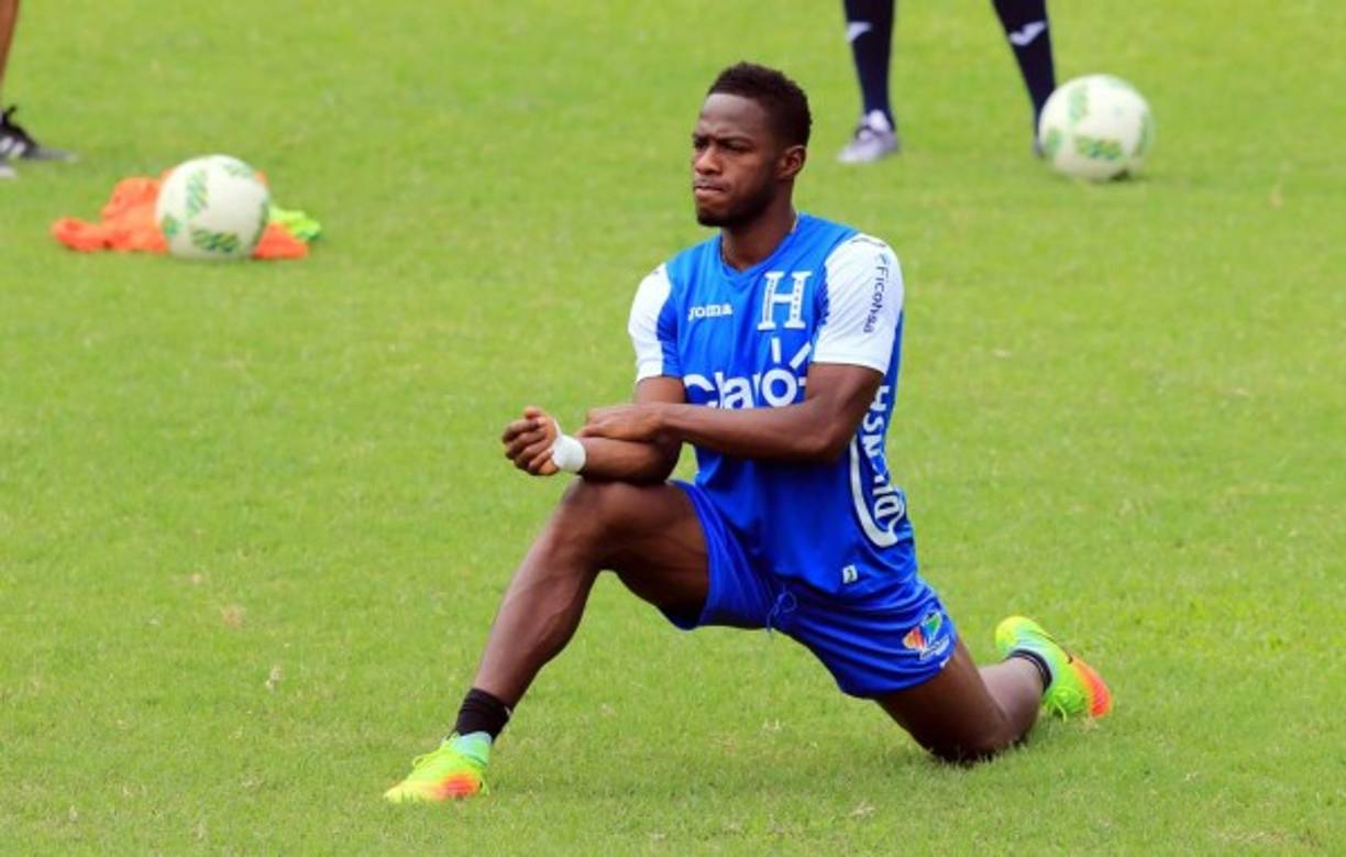 MAYNOR FIGUEROA: Es titular indiscutible en la Bicolor. Sin duda, estará.