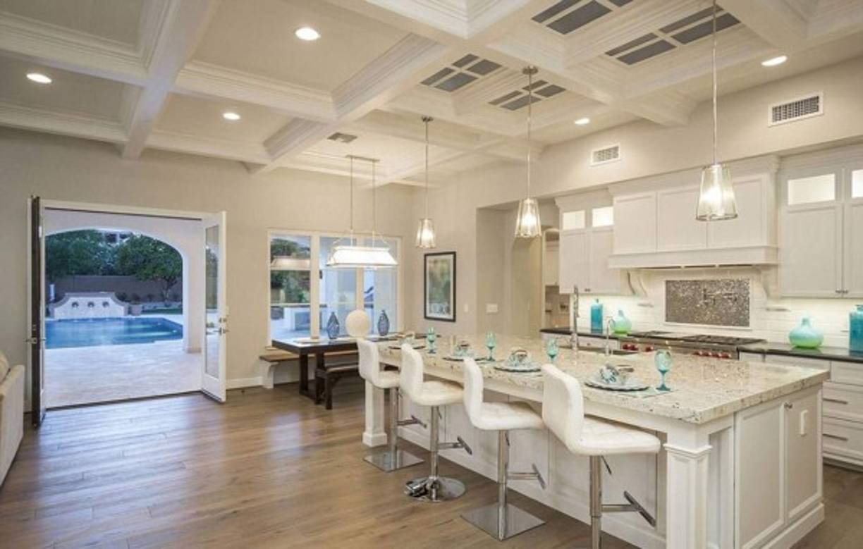 Espacio es lo que más sobre en esta mansión, pero la familia Phelps solo son tres.