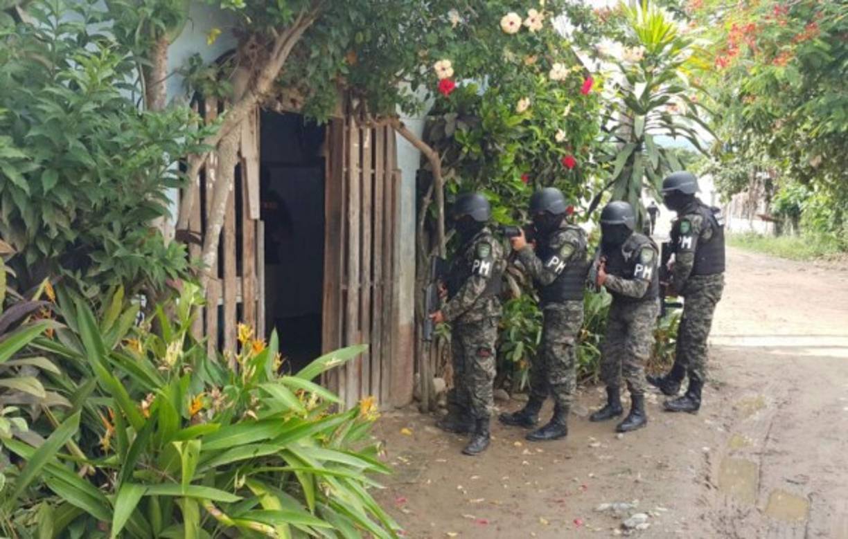 Según las investigaciones del Ministerio Público, la empresa Transportes Bonilla formaban parte de las estructuras a menor escala con las que contaban los grandes grupos criminales como los 'Cachiros” en Colón y los “Valle Valle” en Copán.