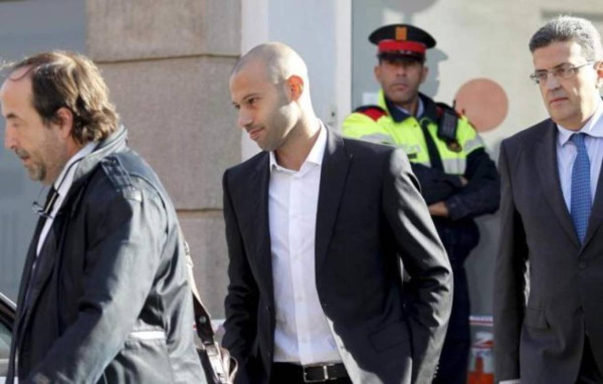 Javier Mascherano<br/>Compañero de Messi en el Barça y en la selección Argentina, Mascherano fue condenado en 2016 a un año de prisión en España por un fraude fiscal de 1,5 millones de euros ligados a sus derechos de imagen. El centrocampista defensivo reconoció su falta para evitar así un proceso.
