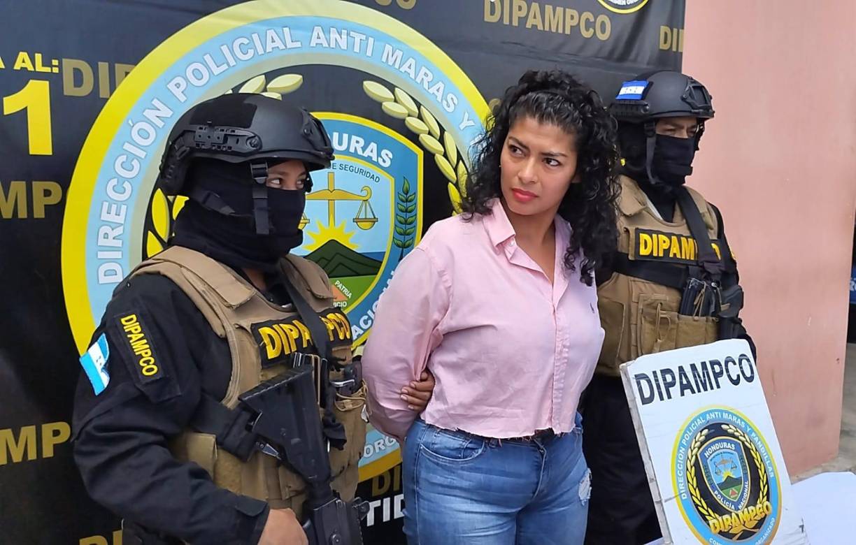 En una operación coordinada por la Dirección Policial Anti Maras y Pandillas Contra el Crimen Organizado (Dipampco), fue capturada este miércoles una mujer señalada como miembro activo de la temida banda criminal conocida como "La Mafia".