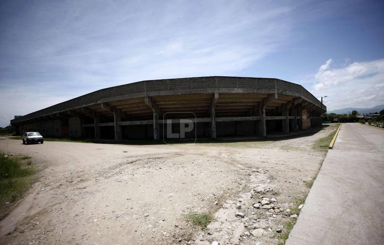 Durante las negociaciones, la UPN ya ha tenido la oportunidad de disputar dos partidos amistosos en el Roberto Suazo Córdova, comenzando así a ganarse el cariño del público local y de paso encendiendo la esperanza entre los paceños para que en el corto plazo puedan disfrutar del fútbol de primera división por primera vez en su ciudad.