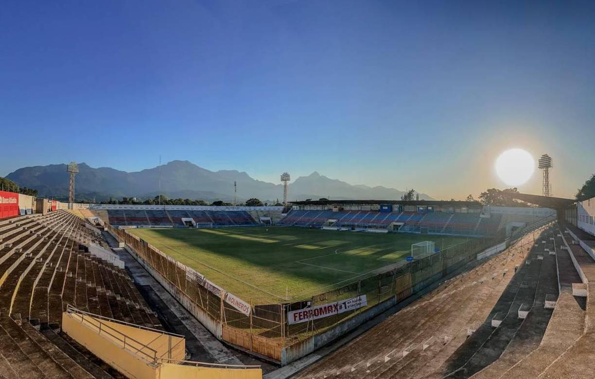 El estadio Ceibeño también contará con un cambio de césped híbrido, tal como confirmaron las autoridades. Estas dos canchas, la de Juticalpa y La Ceiba que ahora serán híbridas, se sumarán a la construida en el estadio Nacional “Chelato Uclés” y el estadio Morazán en San Pedro Sula.