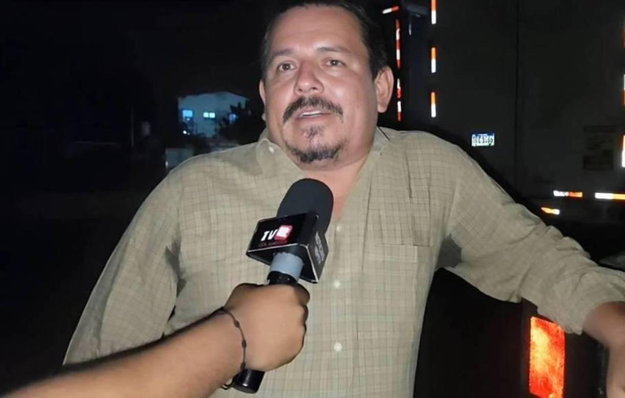 Dijo que el chofer del bus le hizo señas de que iba sin frenos, por lo que su decisión fue en cuestión de segundos, ya que estaba en juego la vida de los pasajeros. 