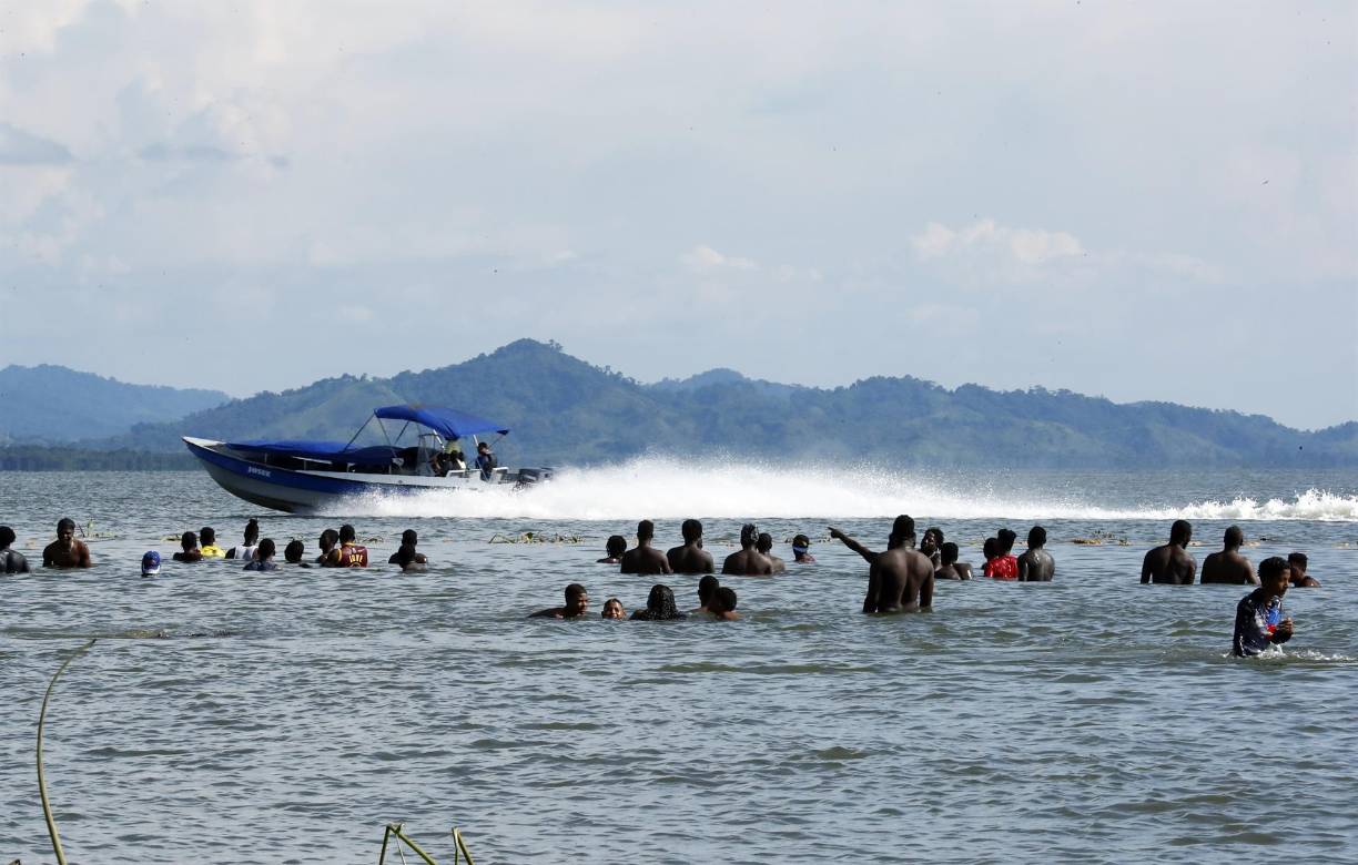 Este organismo estatal colombiano indicó que en los últimos días aumentó el número de migrantes en tránsito que llegan a Necoclí, una de las últimas paradas en Colombia antes de la ruta del Darién, uno de los pasos fronterizos más peligrosos del mundo.