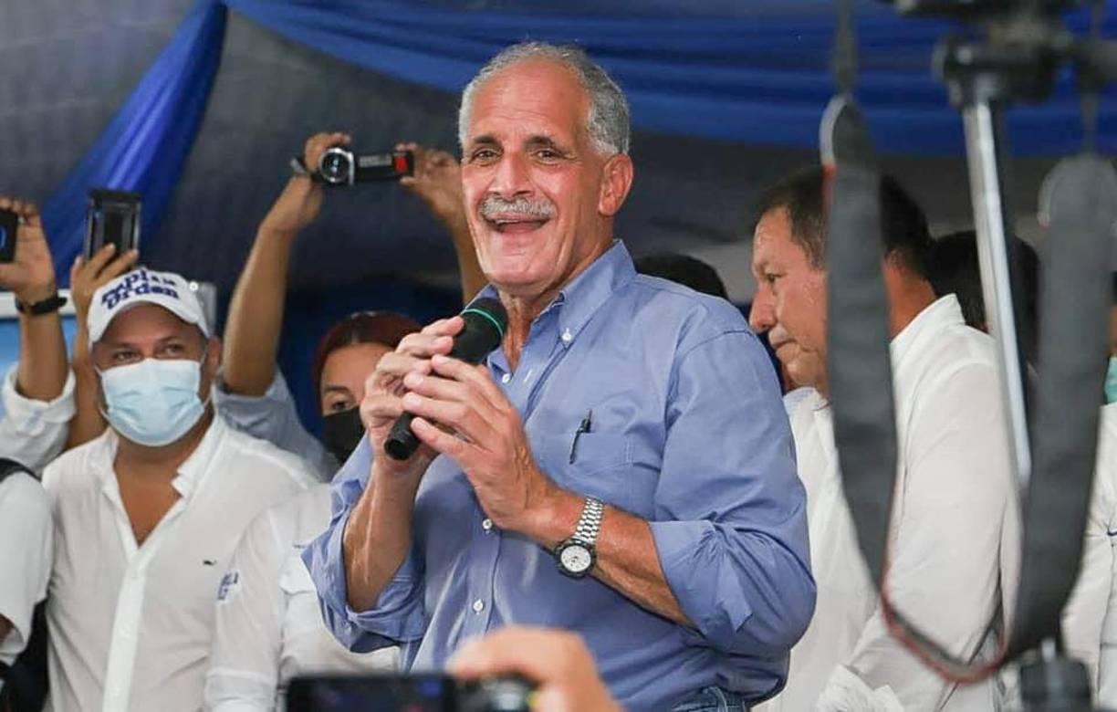 Nasry “Tito” Asfura dijo en X: ”!La democracia no se negocia!: El pleno de consejeros del CNE, son los únicos que tienen la facultad y la responsabilidad de decidir la administración interna para los próximos procesos electorales, no más incertidumbre. ¿Cuál negociación de marzo? ¡Dejen de mentir!”.