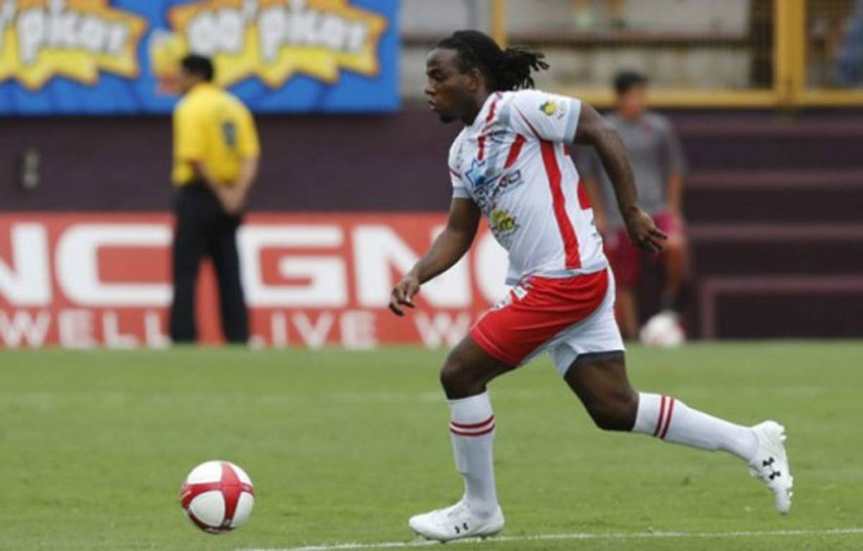 Víctor Mambo Núñez juega actualmente en el San Carlos de Costa Rica.