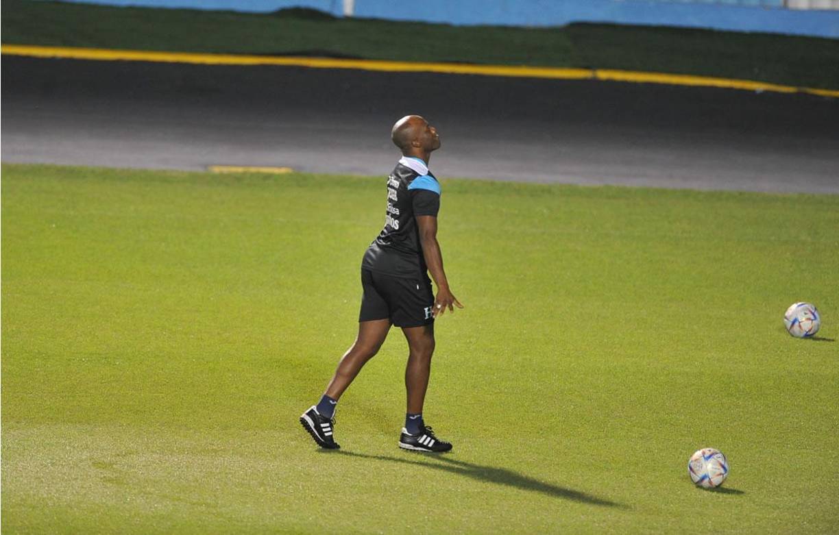 El el ex delantero del Inter de Milán, Benfica, Olimpia, entre otros, dio clases de cómo se hace ese gran gesto.