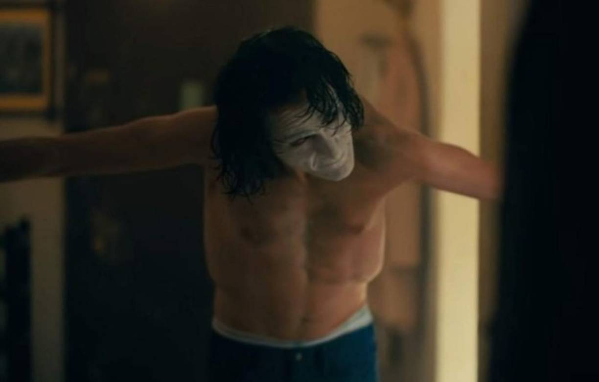 El director Todd Phillips, en una entrevista con Los Angeles Times, explicó que Joaquín Phoenix perdió un total de 52 libras antes de la grabación de 'Joker'.