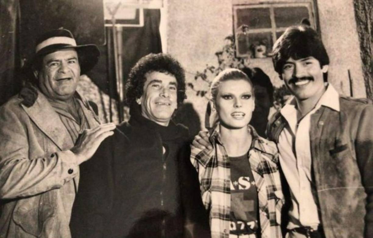 Una vida en el cine<br/>Nacido en Tulancingo, Hidalgo, el 30 de junio de 1941, Zayas Inclán marcó el cine de 'ficheras' en México, caracterizado por la picardía, el erotismo y el albur (el doble sentido) mexicano cuyo éxito máximo se vivió en la década de los 70 y 80.<br/>