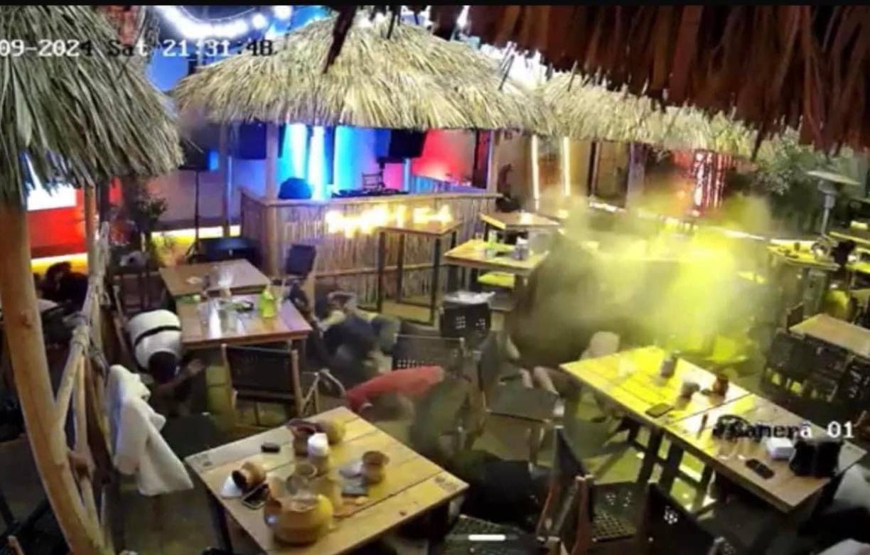 Previamente el secretario de Seguridad Pública Municipal, Juan Luis Ferrusca Ortiz, en un video publicado en redes sociales, informó que el reporte del ataque fue reportado a emergencias pasadas las 21:00 horas y que fue avisado que había una persona detenida.