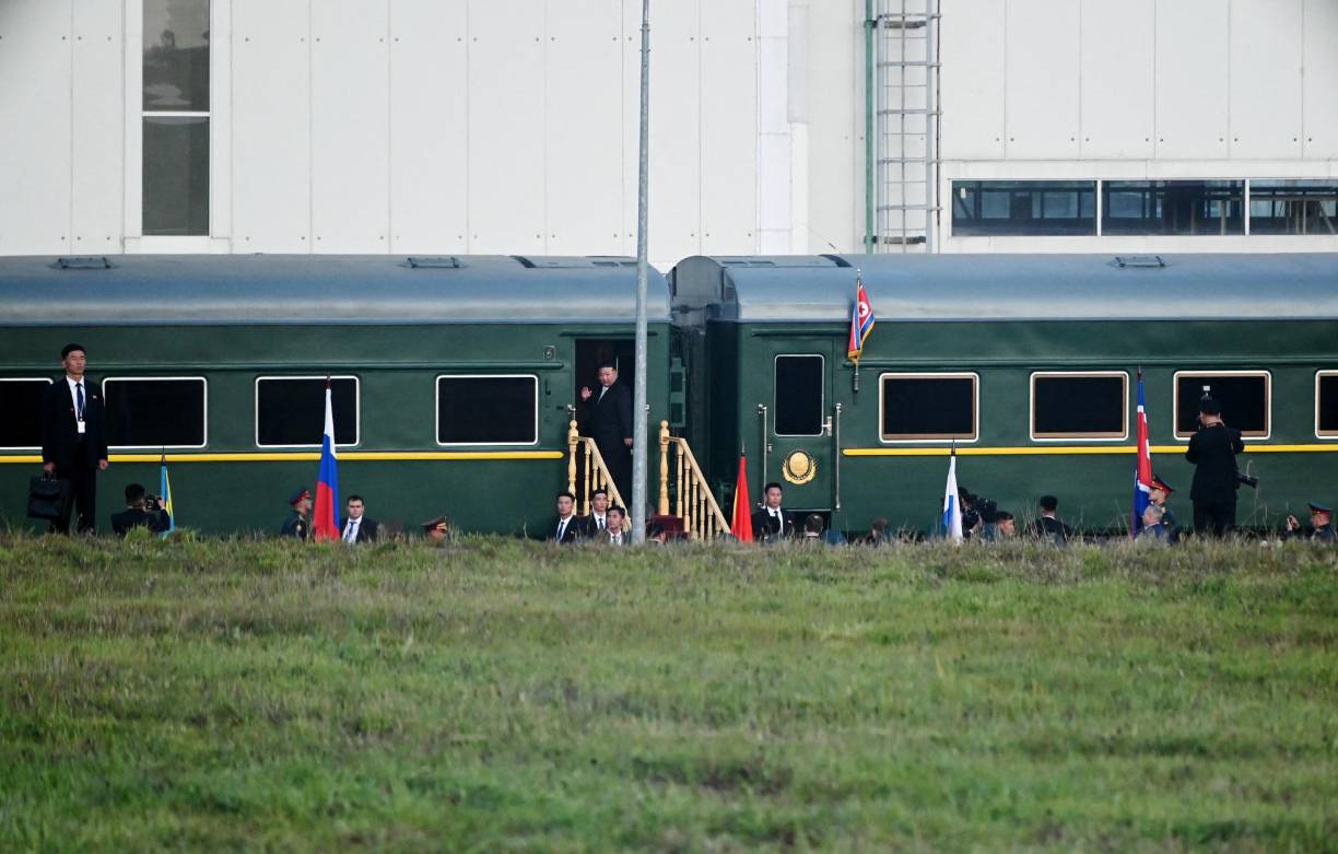 El ministro Ruso de Recursos Naturales, Alexandr Kozlov, presidente de la comisión intergubernamental de ambos países le dio la bienvenida. Ya fue él quien recibió en Rusia al líder norcoreano en abril de 2019 con ocasión de la primera cumbre entre éste y Putin en la ciudad de Vladivostok.