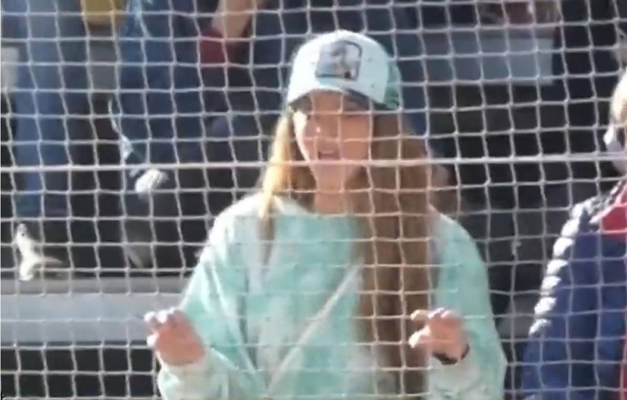 El periodista Marc Leirado, de ‘Socialité’, fue testigo del encuentro y contó detalles. “He podido comprobar, diga lo que diga la gente, Shakira se pavonea delante de Gerard Piqué para que él la mire”.