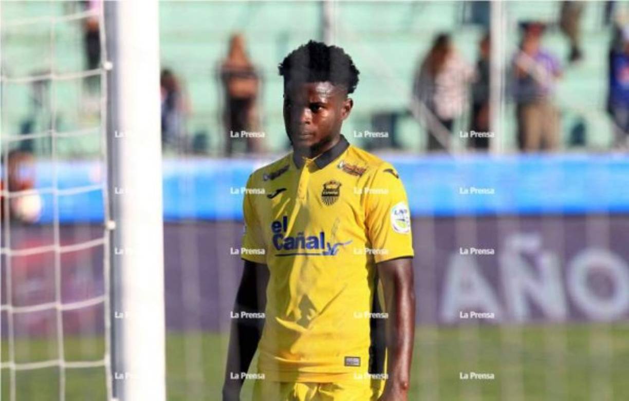 El joven lateral izquierdo Elison Rivas anunció su salida del Real España por lo que no jugará con la Máquina en el próximo Torneo Clausura 2019. Saldrá del equipo aurinegro a préstamo. 'Va a tener muy pocos minutos y lo cederemos para que tenga más continuidad', dijo el técnico Ramiro Martínez.