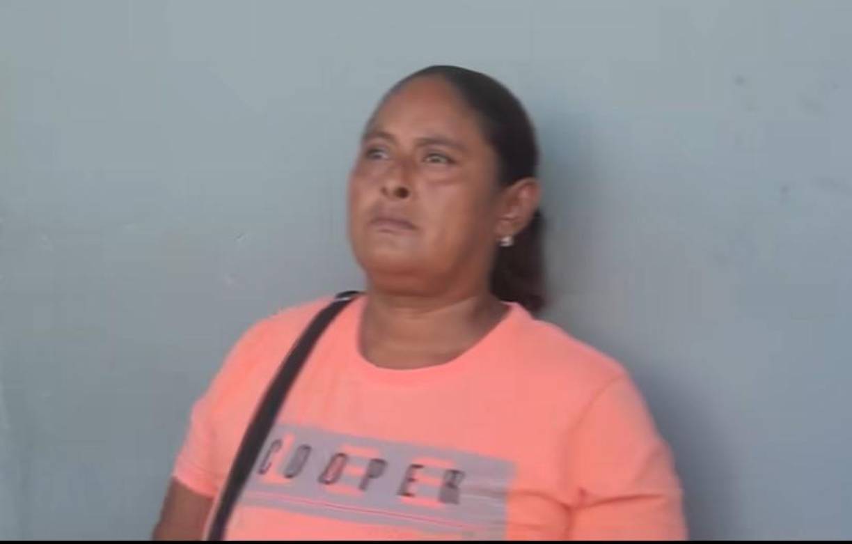 Sandra Ordóñez le dijo al canal Metro Tv de Choluteca que ella invirtió 46 mil lempiras para 460 votos pero en el conteo aparecieron menos para su hija así que denunció al patronato.