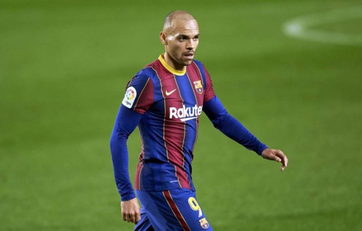 West Ham, Burnley, Brighton y Norwich están interesados en el delantero del Barcelona, Martin Braithwaite, tal y como informa el diario Sport. El internacional de Dinamarca se enfrenta a una competencia feroz por un puesto en el Camp Nou y le ofrecerán volver a Inglaterra, donde anteriormente ha jugado en el Middlesbrough.<br/><br/>Foto - EFE