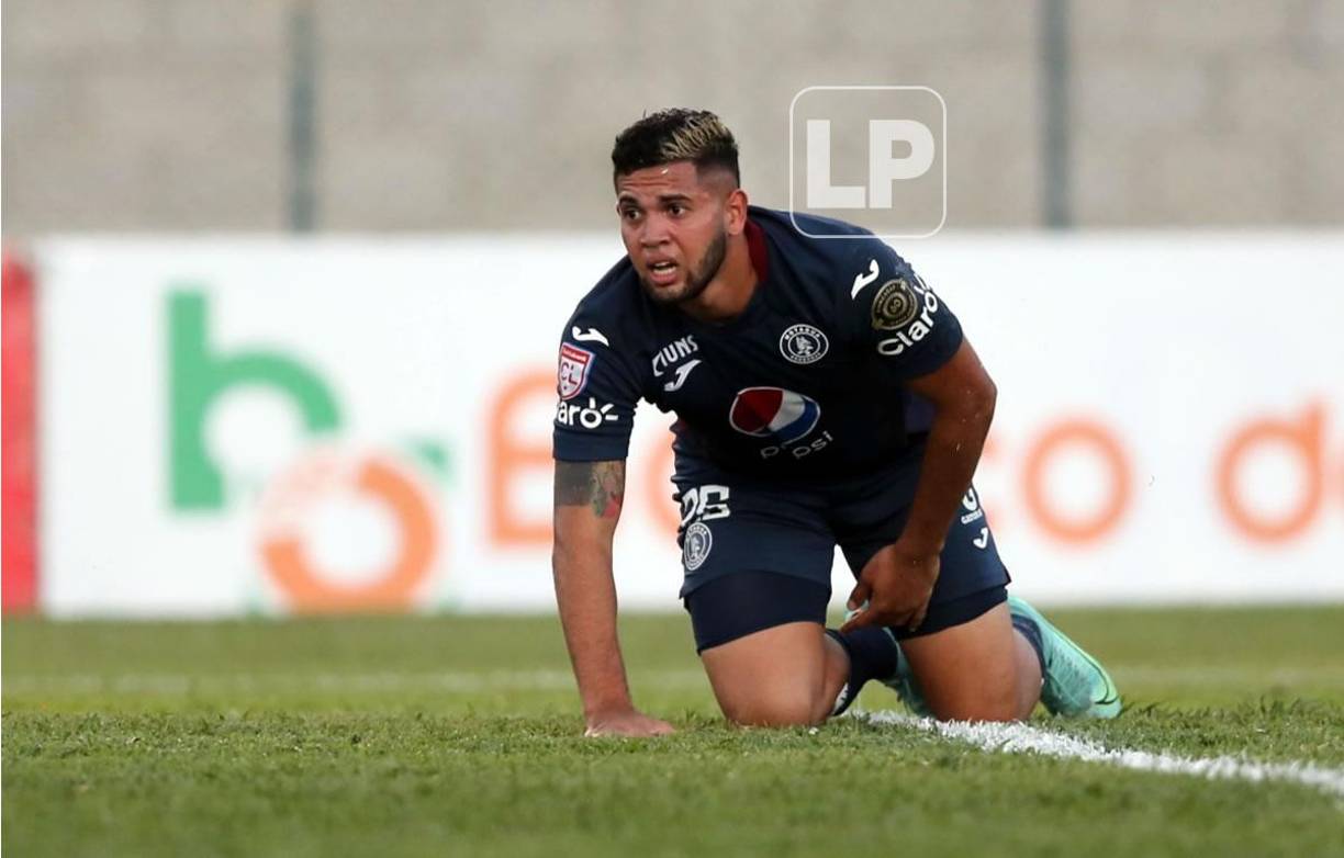 Josué Villafranca entró de cambio en el segundo tiempo y tampoco pudo marcar.