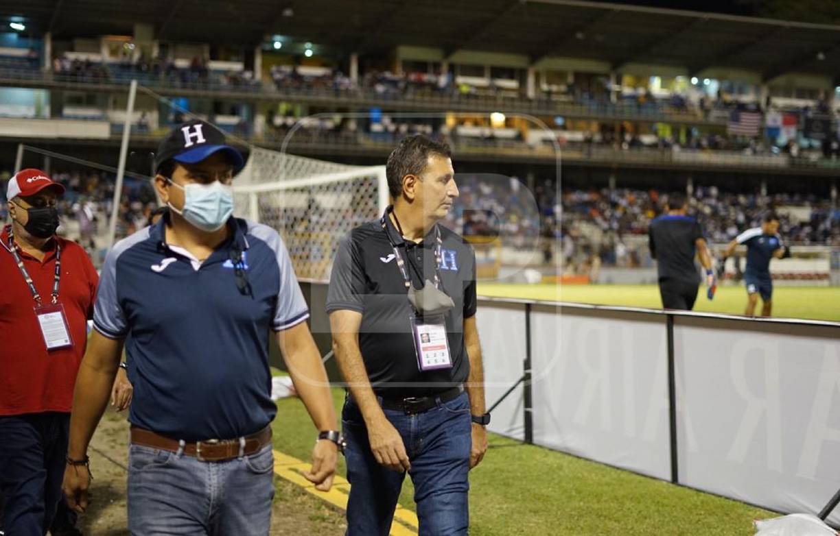 Jorge Salomón no quiso perderse este partidazo entre catrachos y canaleros.